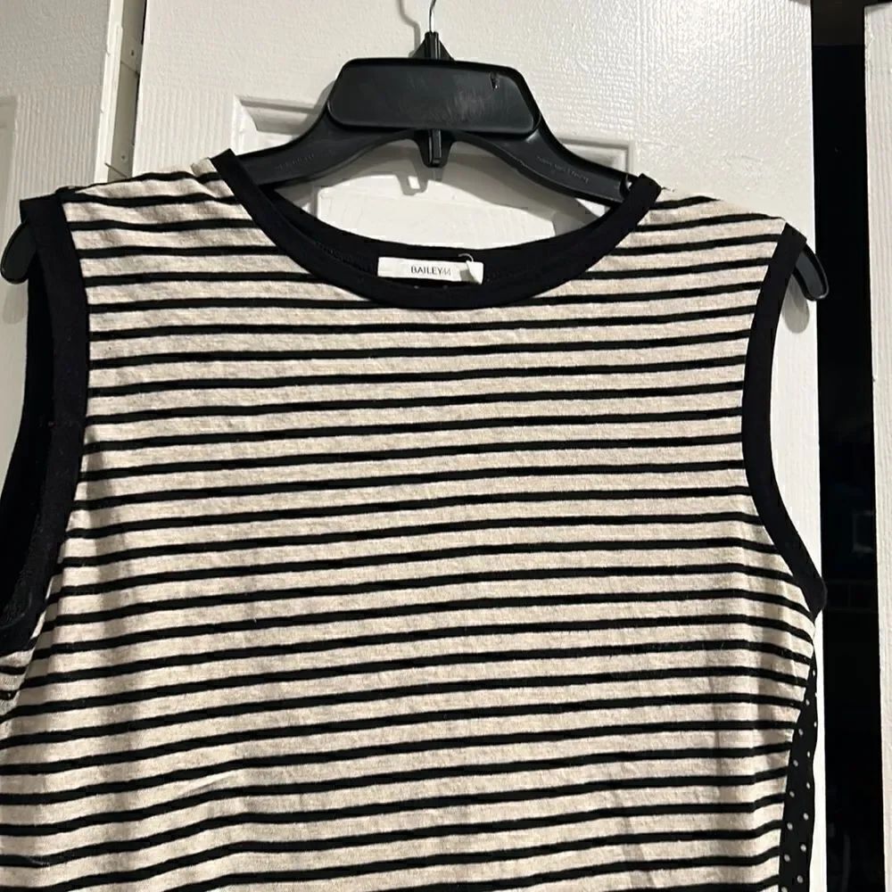 Bailey 44 Tank, Size Small - Picture 2 of 6